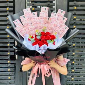 20 tờ 50k + hoa sáp đỏ đô