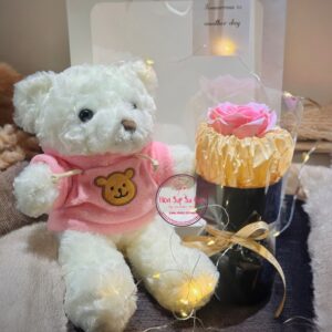 Hoa sáp 7 lớp- hồng dâu- cốt đen+ teddy trắng+ túi giấy+ led