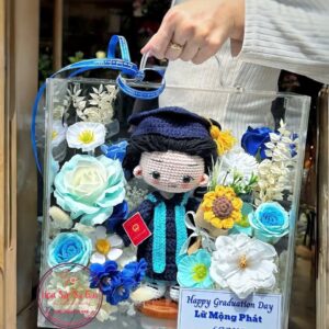 Doll nam len handmade tốt nghiệp* Hoa sáp - Vali mica cao cấp 28.28.15cm