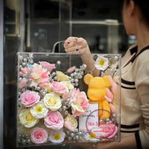 Vali mica cao cấp 30.35.18cm: Hoa sáp mix* GOLD BEAR BRICK* nước hoa CHANEL
