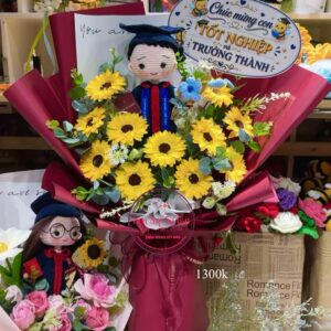 BOH146 Doll nam len handmade tốt nghiệp* Hướng dương sáp