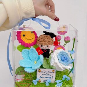 VB43 Doll nam tốt nghiệp* Hoa len handmade - Vali mica cao cấp 20.20.15cm