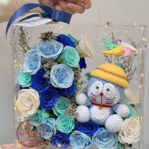 VB4 Doreamon len handmade* Hoa sáp - Vali mica cao cấp 28.28.15cm