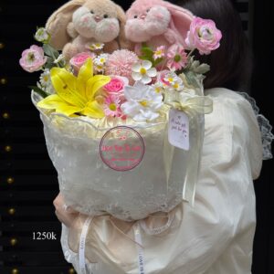 Plush Couple Bunny – Hoa bó vải ren * Hoa mix | HB114