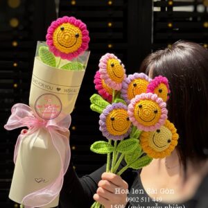 01 Crochet Mặt Cười màu ngẫu nhiên — Hoa bó | HB191
